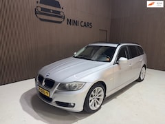 BMW 3-serie Touring - 320i Business Line pano leer/stof 6vers