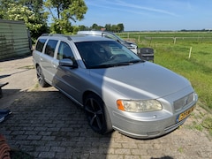 Volvo V70 - 2.4 D5 Edition Luxe uitvoering | APK t/m dec.  2026