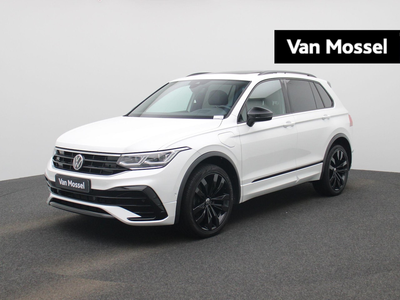 Volkswagen Tiguan - 1.4 TSI eHybrid R-Line Business+ 245 PK| Dealeronderhouden | Trekhaak | Panoramadak | Stoe - AutoWereld.nl