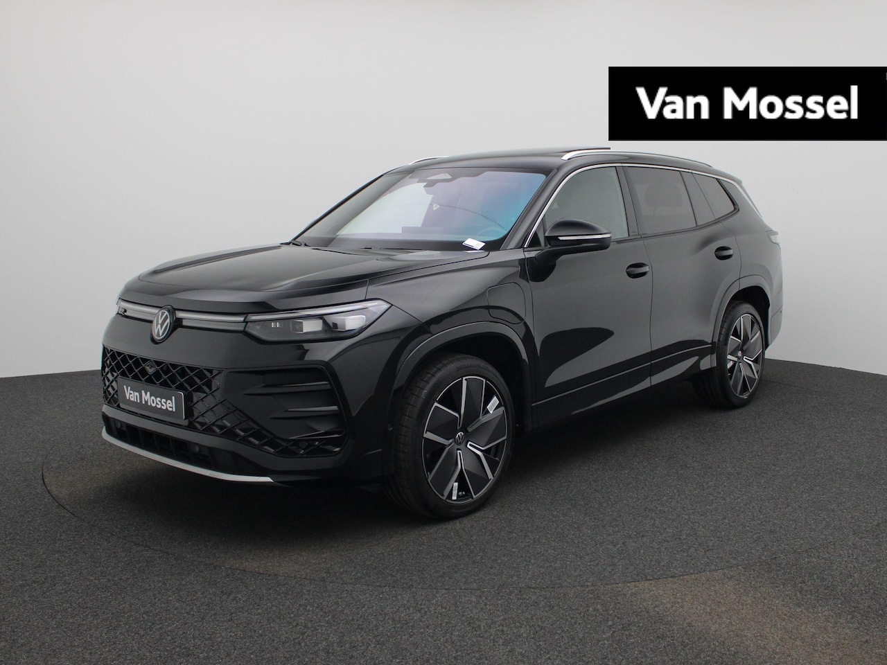 Volkswagen Tayron - 1.5 eHybrid R-Line Edition 272 PK| Leder| Panoramadak | Navigatie Groot | 360 Camera | Har - AutoWereld.nl