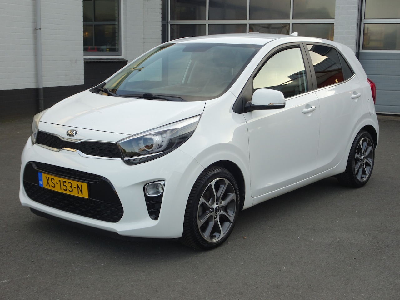 Kia Picanto - 1.0 CVVT Design Edition Automatische airco, licht metalen velgen, navigatie, cruise contro - AutoWereld.nl