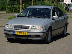 Volvo S40 - 1.8 Luxury AUTOMAAT LEER/AIRCO/APK 06-2027