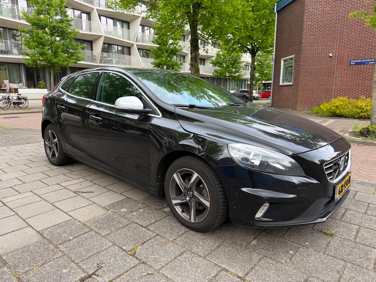 Volvo V40 - 2.0 D2 Summum Business Euro 6 Black Edition - AutoWereld.nl