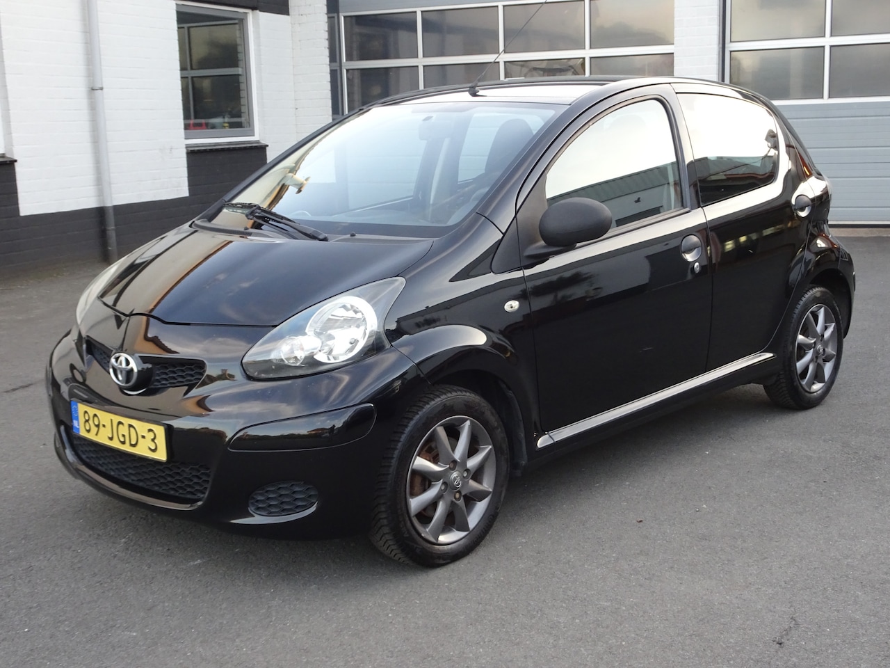 Toyota Aygo - 1.0-12V Access Airco, licht metalen velgen, enz. - AutoWereld.nl