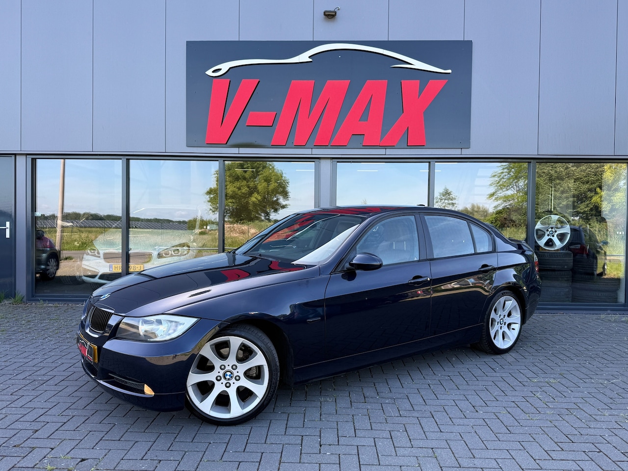 BMW 3-serie - 325i Aut Executive ACC Naviprof Leder Pdc Clima - AutoWereld.nl