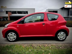 Toyota Aygo - 1.0-12V, tweede eigenaar, nieuwe apk, dealeronderhouden