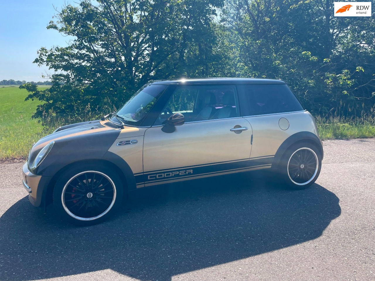 MINI 3-Deurs - 1.6 Cooper Chili Panorama dak Airco Nette Auto - AutoWereld.nl