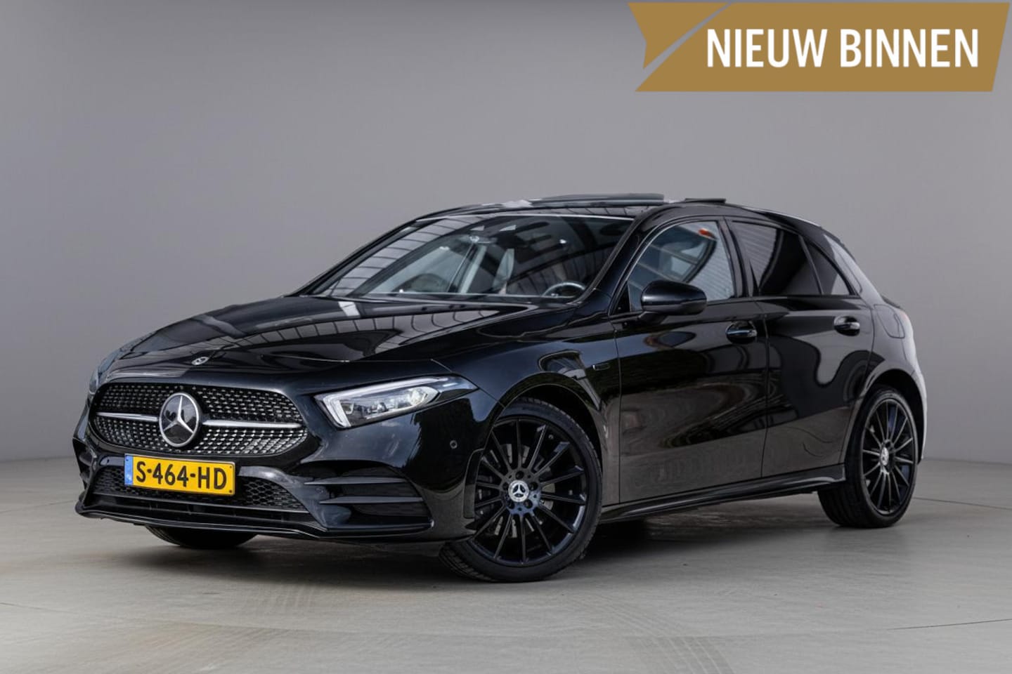 Mercedes-Benz A-klasse - 250e Premium+ AMG|Pano|Burmester|Leder|360°|HuD|ACC|Multibeam|Memory|Dealeronderhouden - AutoWereld.nl