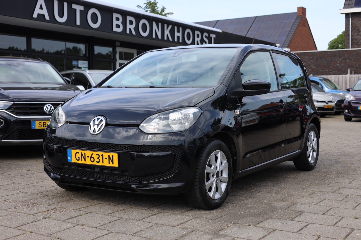 Volkswagen Up! - 1.0 BLUEMOTION | AIRCO | NAVIGATIE - AutoWereld.nl
