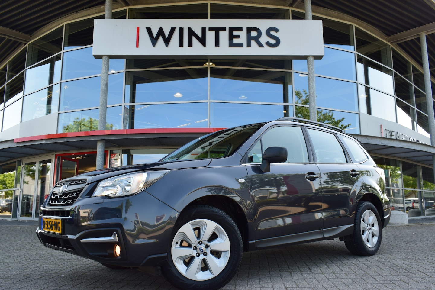 Subaru Forester - 2.0 Comfort Automaat | AWD | Trekhaak | Stoelverwarming | Bluetooth | - AutoWereld.nl