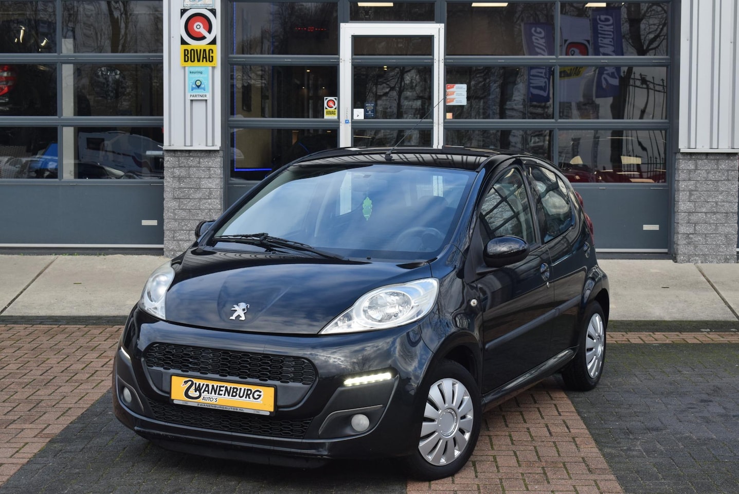 Peugeot 107 - 1.0 Active Airco, Km 98363 !! - AutoWereld.nl
