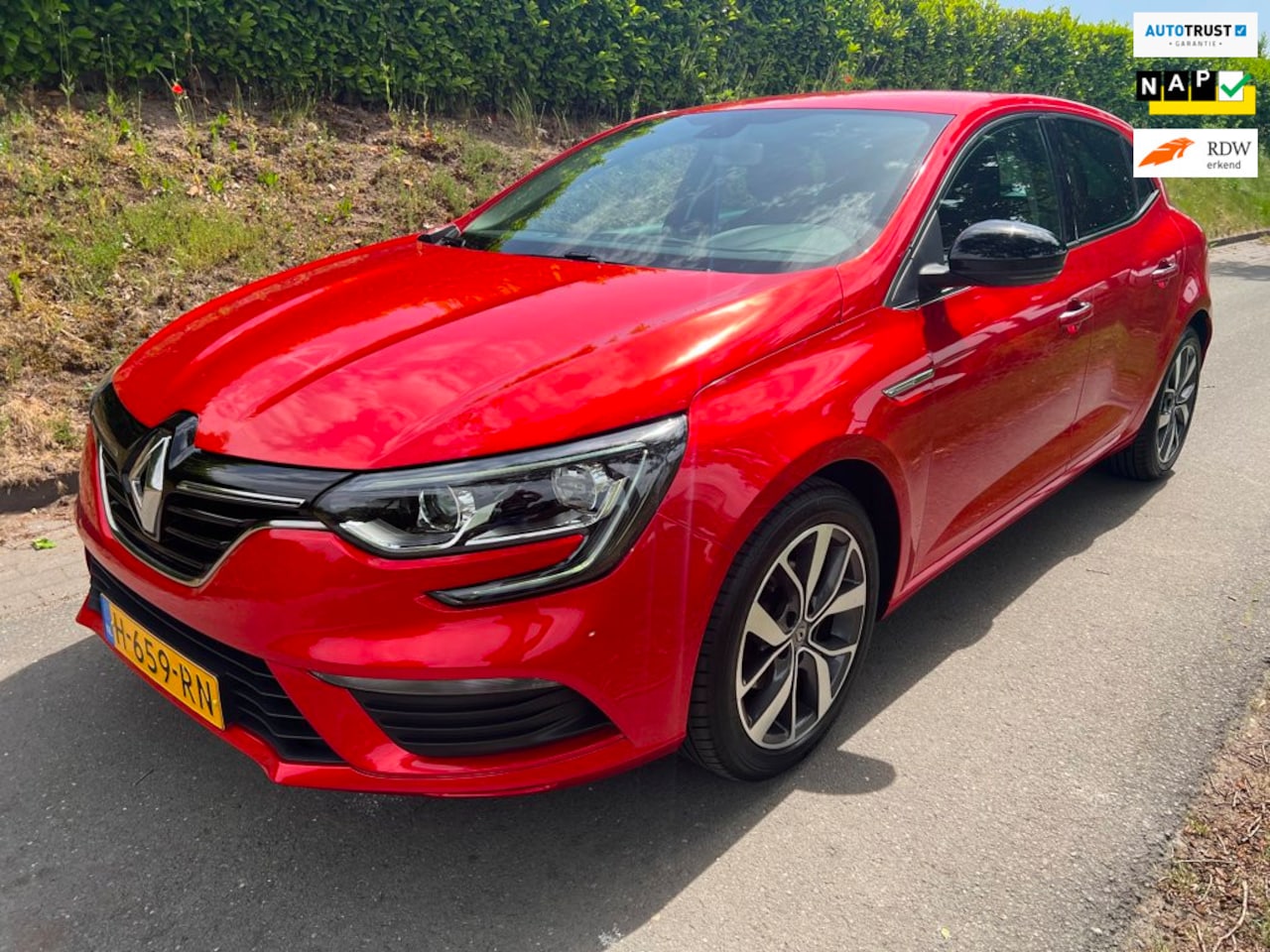 Renault Mégane - 1.3 TCe Limited met NAP, Onderhoudsboekjes en oa: Lm 17", Sportinterieur, Keyless entry, N - AutoWereld.nl