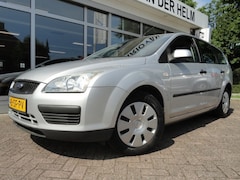 Ford Focus Wagon - 1.6-16V Champion