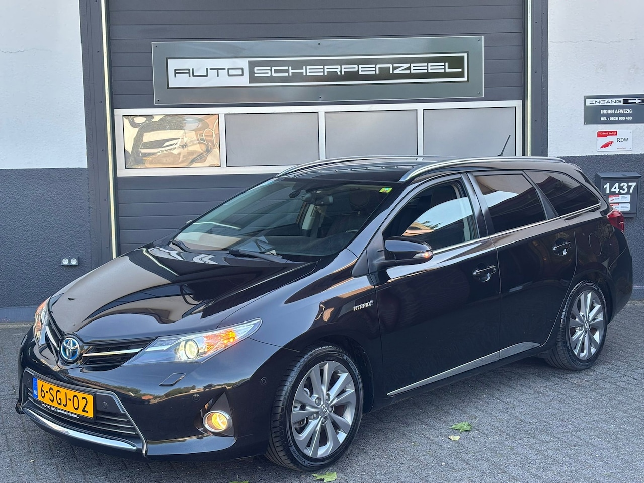 Toyota Auris Touring Sports - 1.8 Hybrid Edition I PANO I CAMERA - AutoWereld.nl
