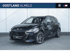 BMW 2-serie Active Tourer - 220i M Sport Automaat / Panoramadak / Trekhaak / Sportstoelen / Adaptieve LED / M Adaptief