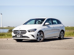 Mercedes-Benz B-klasse - 250 e Business Solution Luxury Limited CARPLAY / AMBILIGHT / STOELVERWARMING / CAMERA / DE