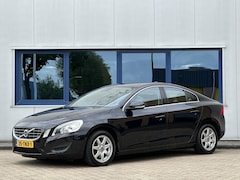 Volvo S60 - 2.0 D3 R-Design l Dealeronderhouden l