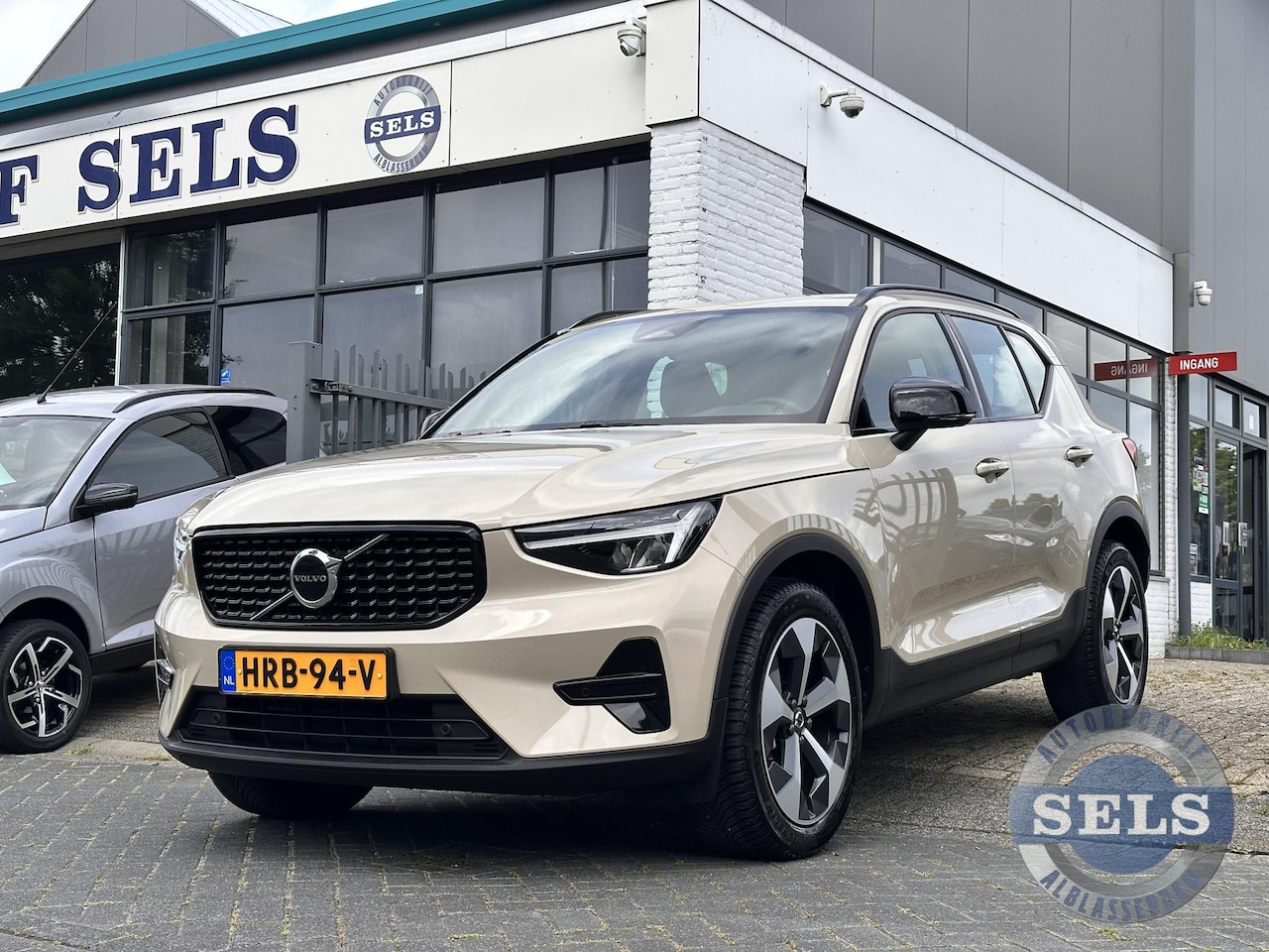 Volvo XC40 - 2.0 B4 Plus Dark 2.0 B4 Plus Dark 197PK - AutoWereld.nl