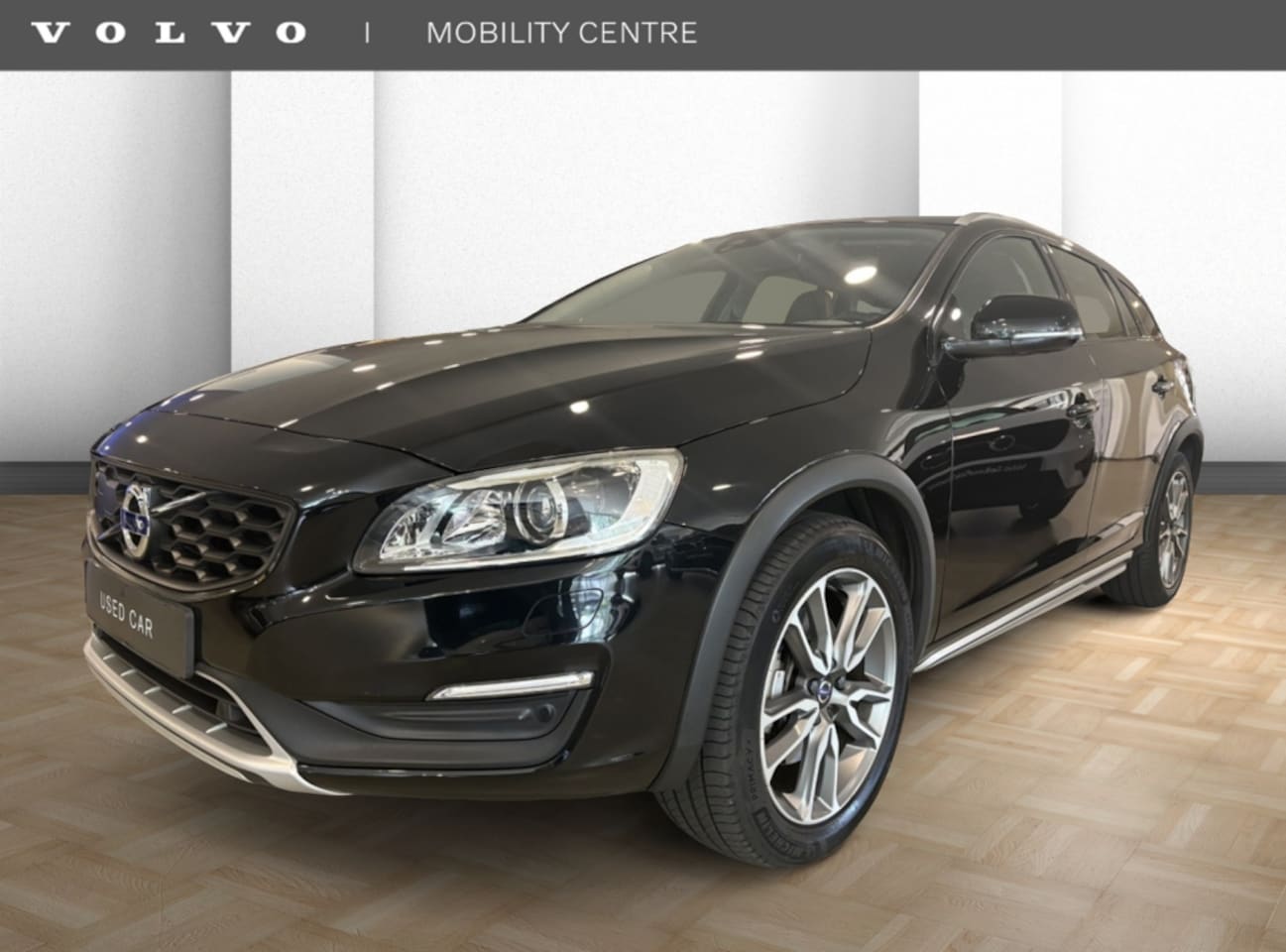 Volvo V60 Cross Country - 2.0 T5 Nordic+ | UNIEKE AUTO | Parkeerverwarming - AutoWereld.nl