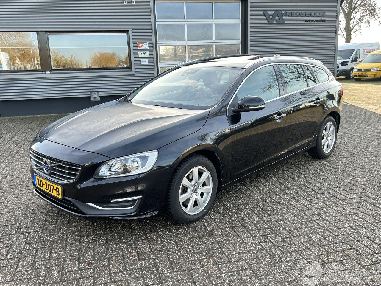 Volvo V60 - V-60 2.0 T5 Kinetic 245PK Automaat - AutoWereld.nl