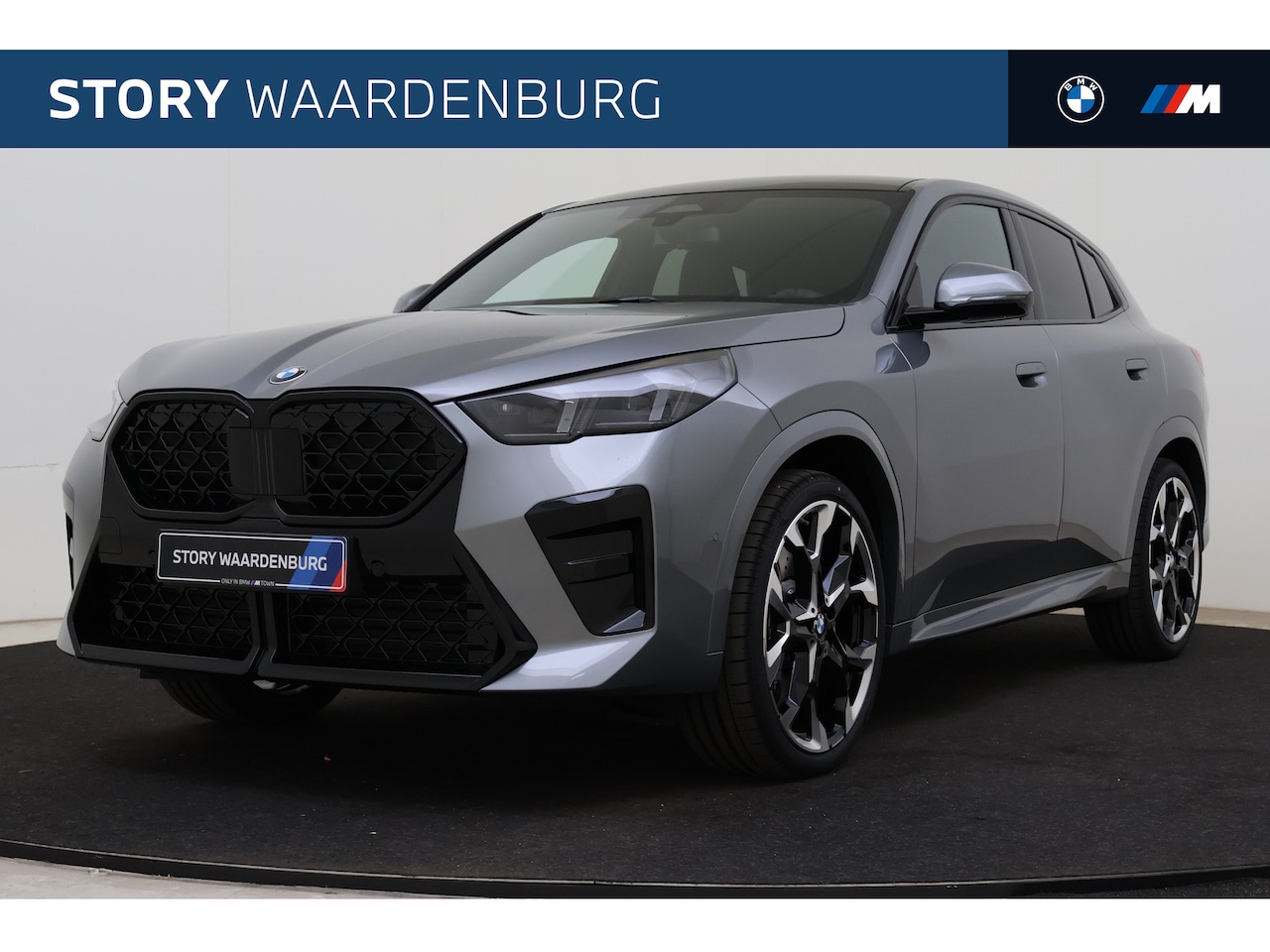 BMW X2 - sDrive20i M Sport Automaat / Panoramadak / Trekhaak / Sportstoelen / Achteruitrijcamera / - AutoWereld.nl