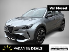 Alfa Romeo Junior - Elettrica 54 kWh | Apple Carplay/Android Auto | Climate Control | Parkeersensoren | Cruise