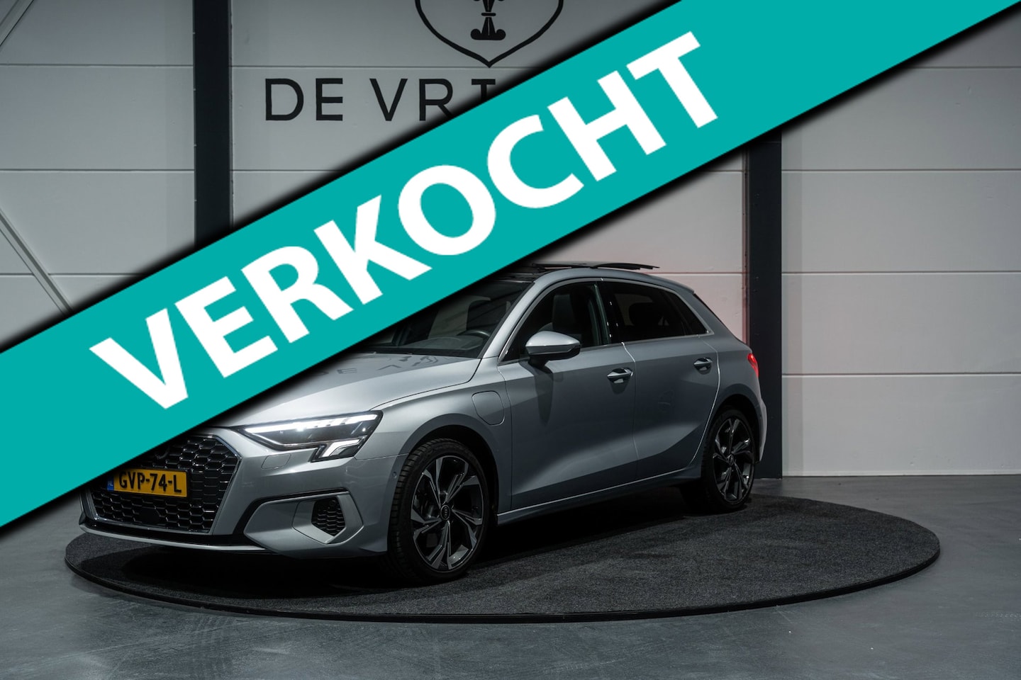 Audi A3 Sportback - 40 TFSI e Business edition PANO TREKHAAK - AutoWereld.nl