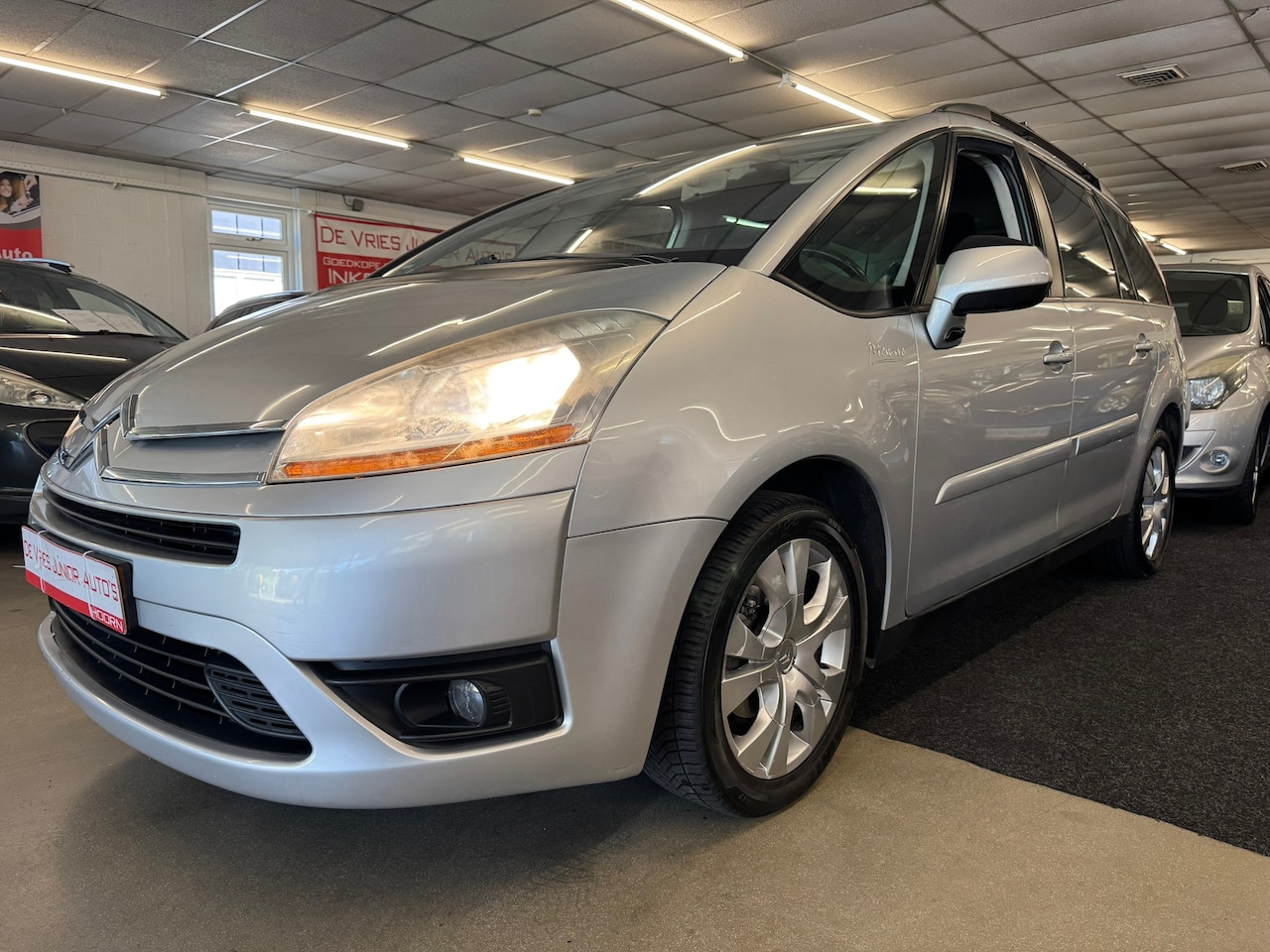 Citroën Grand C4 Picasso - 1.8-16V Ambiance 7p. Cruise/climate control, trekhaak en netjes onderhouden! - AutoWereld.nl