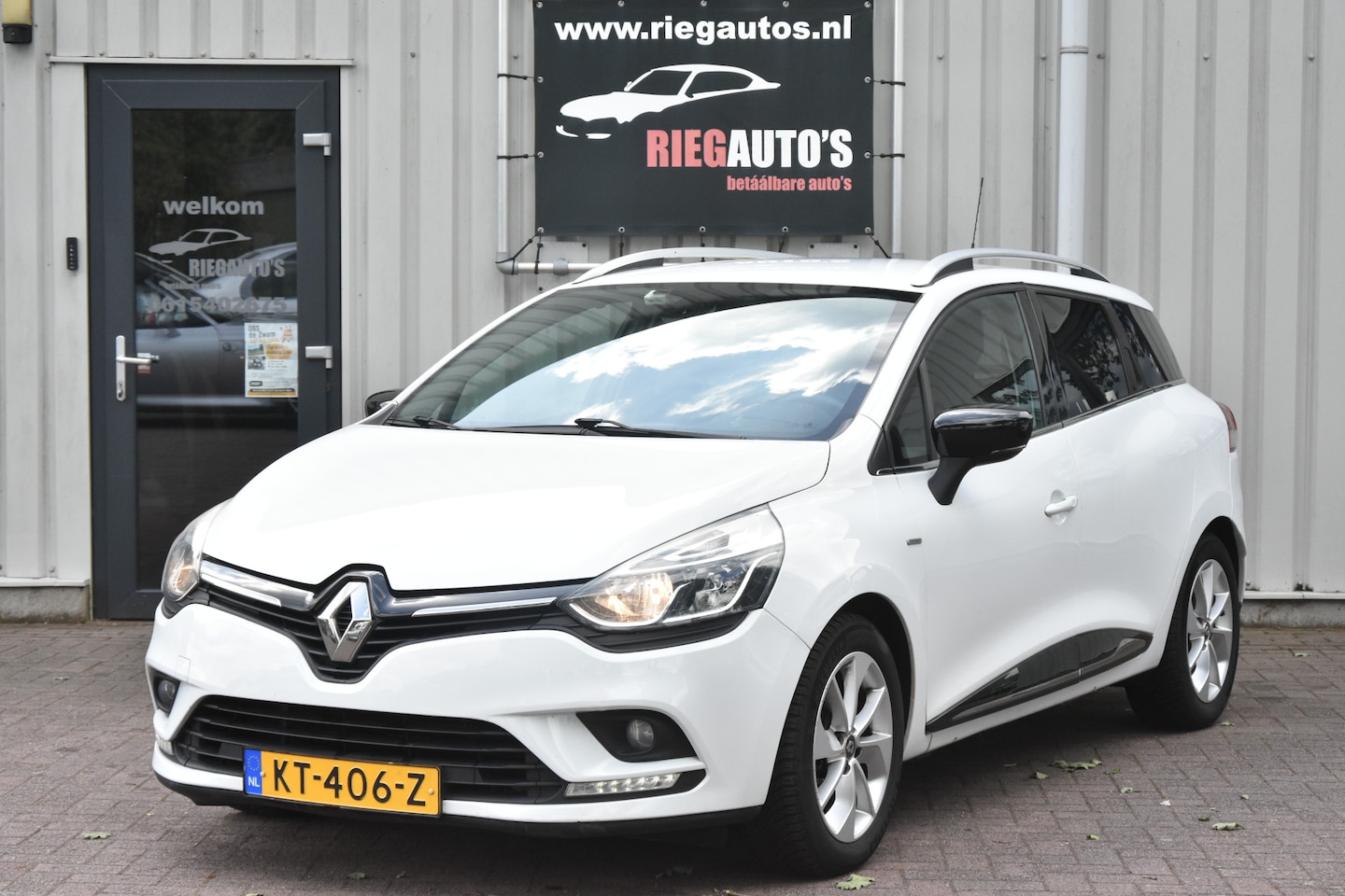 Renault Clio Estate - 0.9 TCe Limited – 2016 | Origineel Nederlandse auto | Climate Control | Trekhaak | Nette a - AutoWereld.nl
