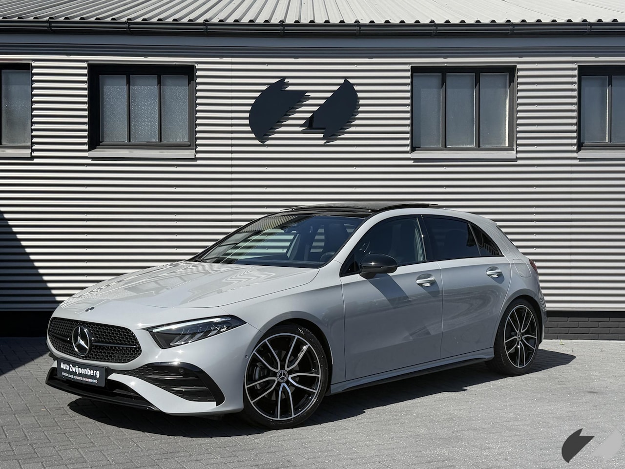 Mercedes-Benz A-klasse - 200 AMG |Pano|Trekhaak|Camera| - AutoWereld.nl