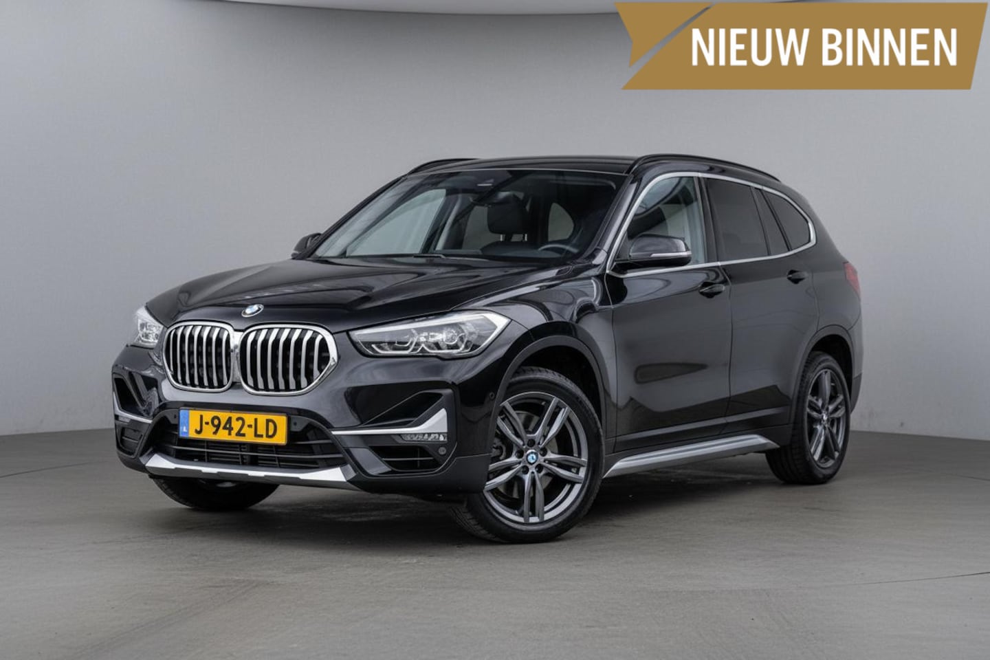 BMW X1 - xDrive20i High Executive |Trekhaak|Leder|Camera|Elek-a.klep|Stoelverw.|Dealeronderhouden - AutoWereld.nl