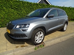 Skoda Karoq - 1.0 TSI BUS. ED-Navi-Carplay-Clima-Came-Blth-Pdc