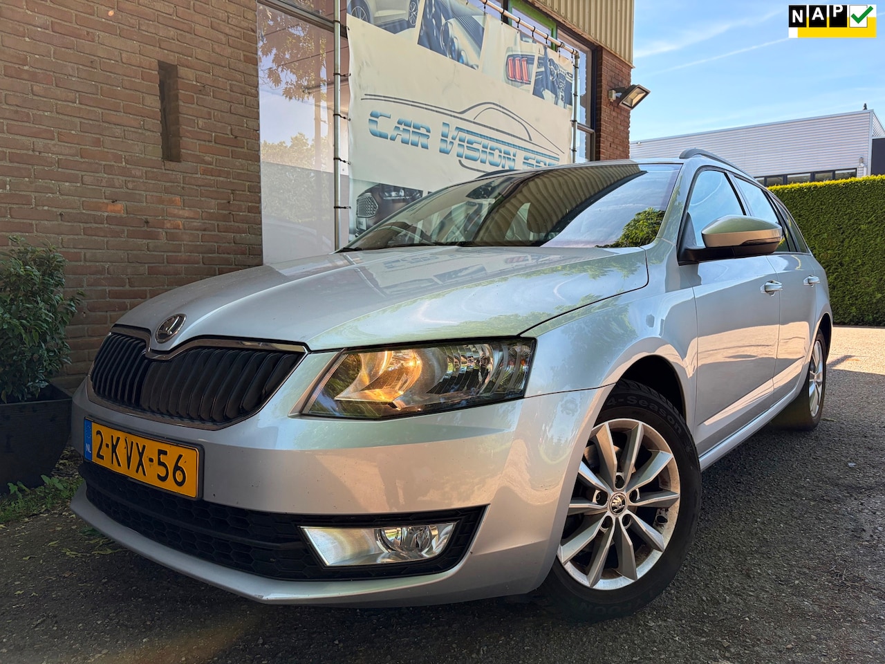 Skoda Octavia Combi - 1.6 TDI Ambition Businessline|Automaat|Leder|clima| - AutoWereld.nl