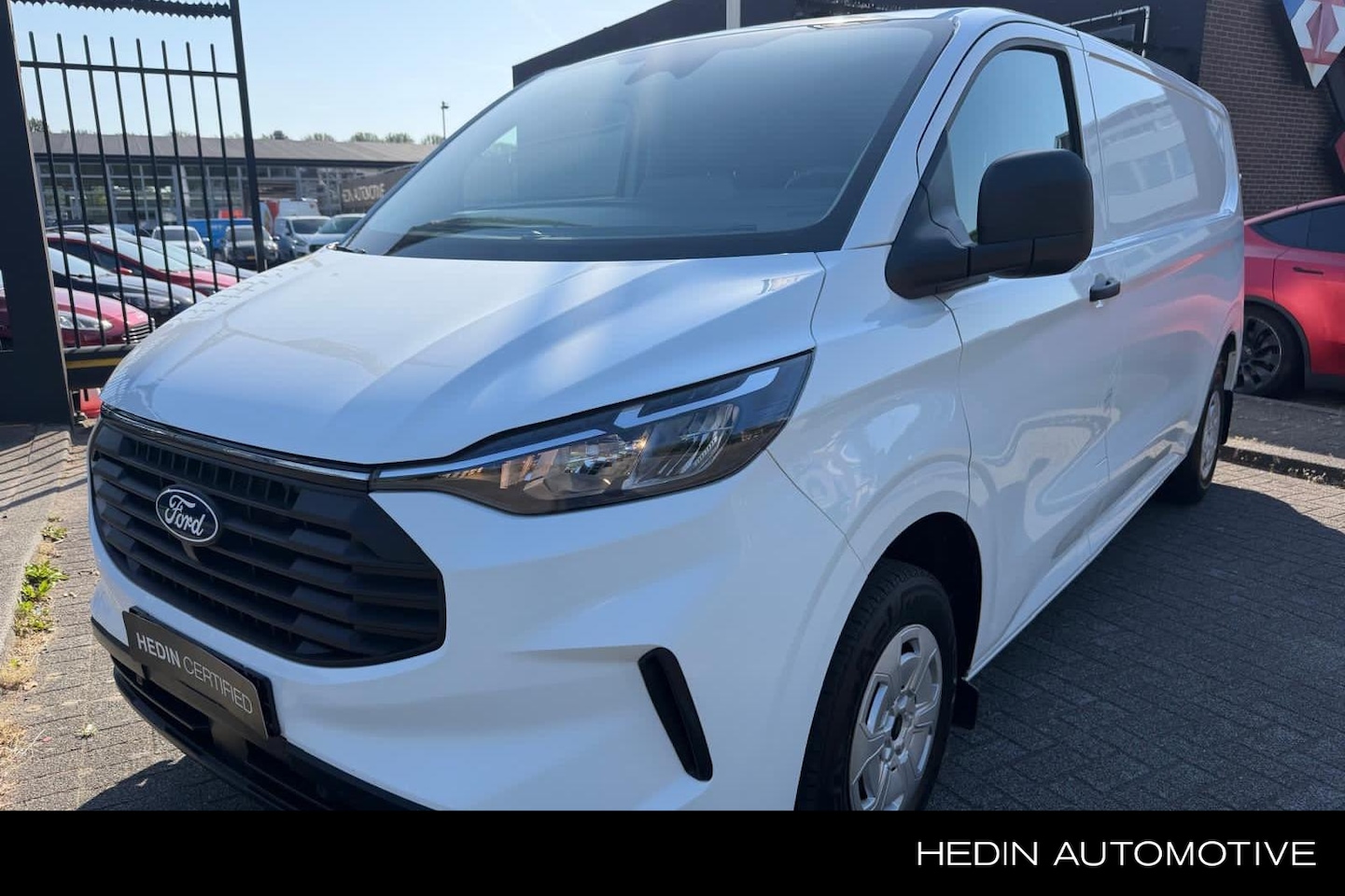 Ford Transit Custom - 300 2.0 TDCI L2H1 Trend | Carplay | Verwarmde voorruit | Groot scherm - AutoWereld.nl