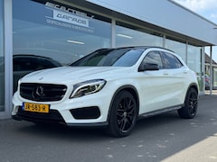 Mercedes-Benz GLA-Klasse - 180 Ambition AMG night-pakket automaat , Panoramaschuifdak , achteruitrijcamera