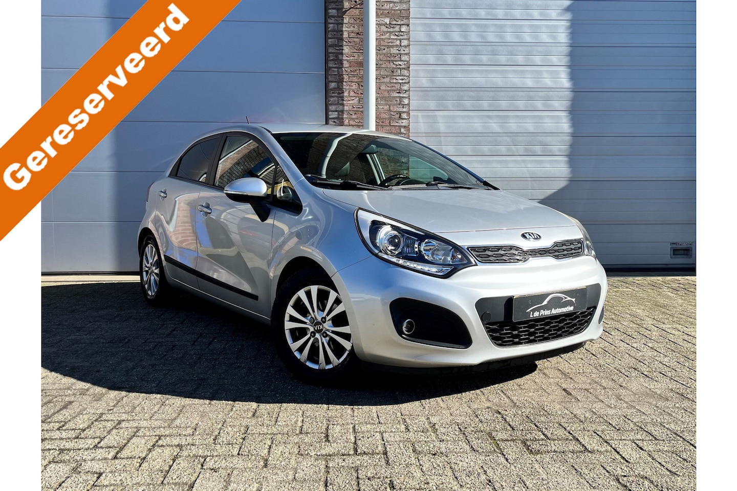 Kia Rio - 1.2 CVVT World Cup Edition N.A.P/Dealer OH/Leder/Trekhaak/Garantie - AutoWereld.nl