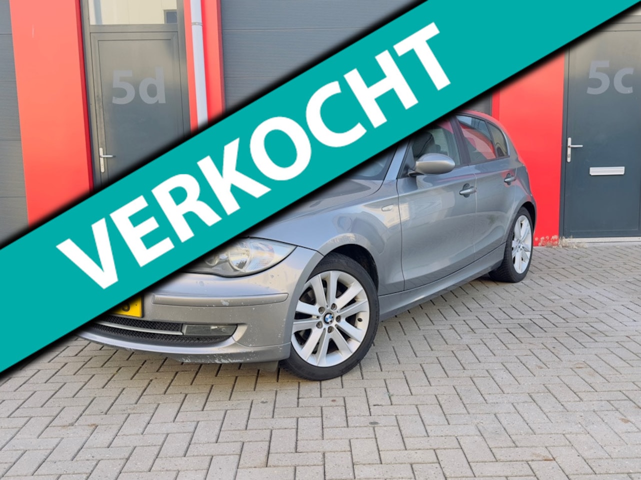 BMW 1-serie - 116i Met werk , Business Line , Apple Android CarPlay, AIRCO - AutoWereld.nl