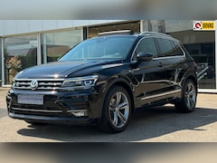Volkswagen Tiguan - 1.5 TSI Highline Business R / PANO / DSG / TREKHAAK
