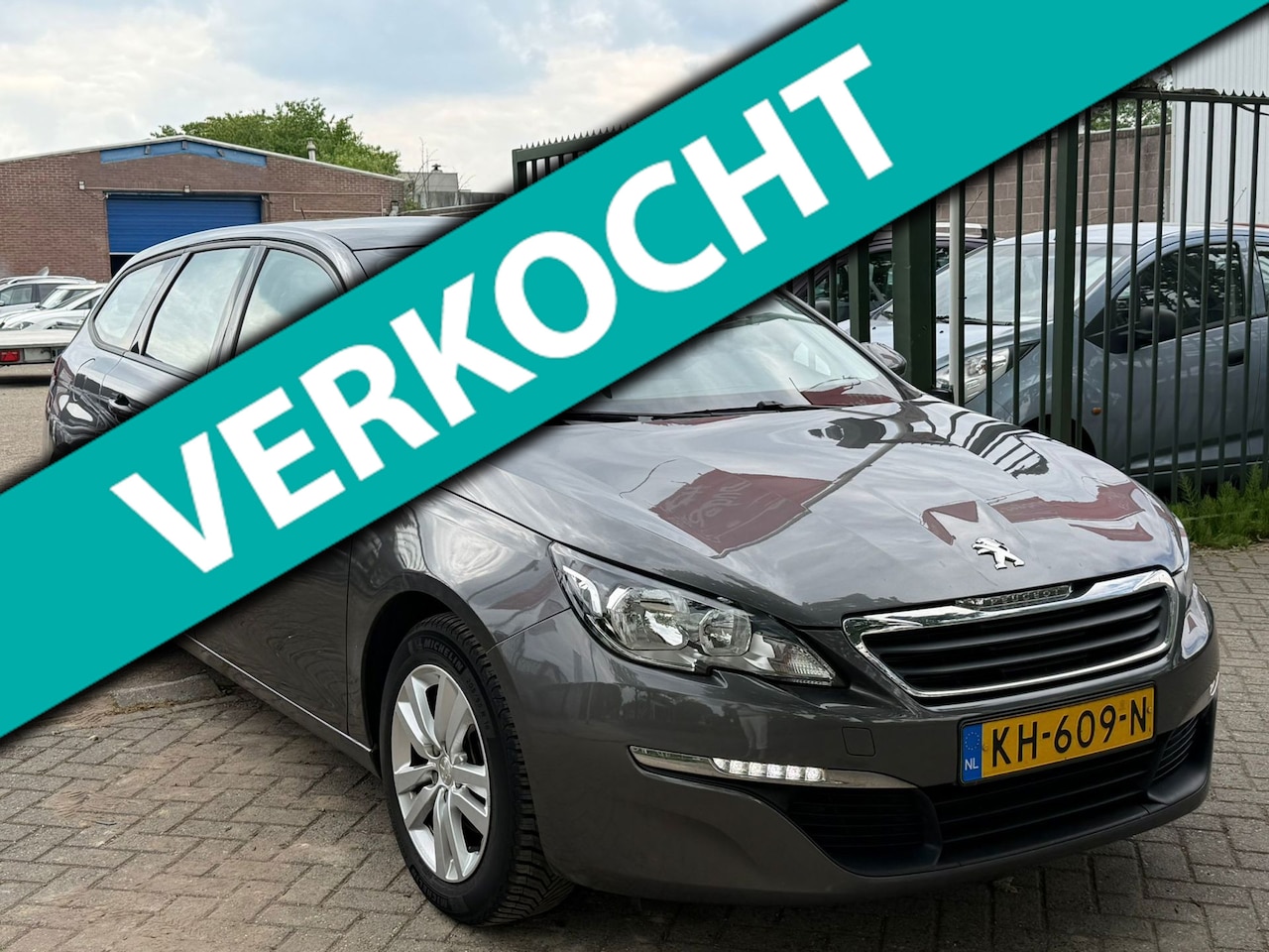 Peugeot 308 SW - 1.2 PureTech Active 1e eigenaar dealer onderhouden panorama dak navigatie cruis control - AutoWereld.nl