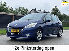 Peugeot 208 - 1.2 VTi Allure 5DR*Navigatie*Pano*Stoelverwarming*Cruise*Airco*LM velgen*Parkeersensoren*A