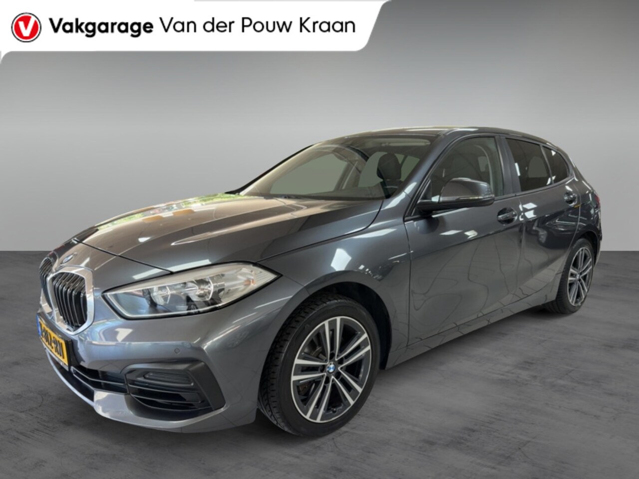 BMW 1-serie - 118i High Executive Automaat Trekhaak - AutoWereld.nl