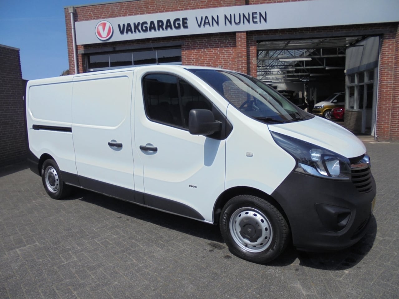 Opel Vivaro - 1.6 CDTI L2-H1 Edition||Airco||Navi||Cruise|| - AutoWereld.nl