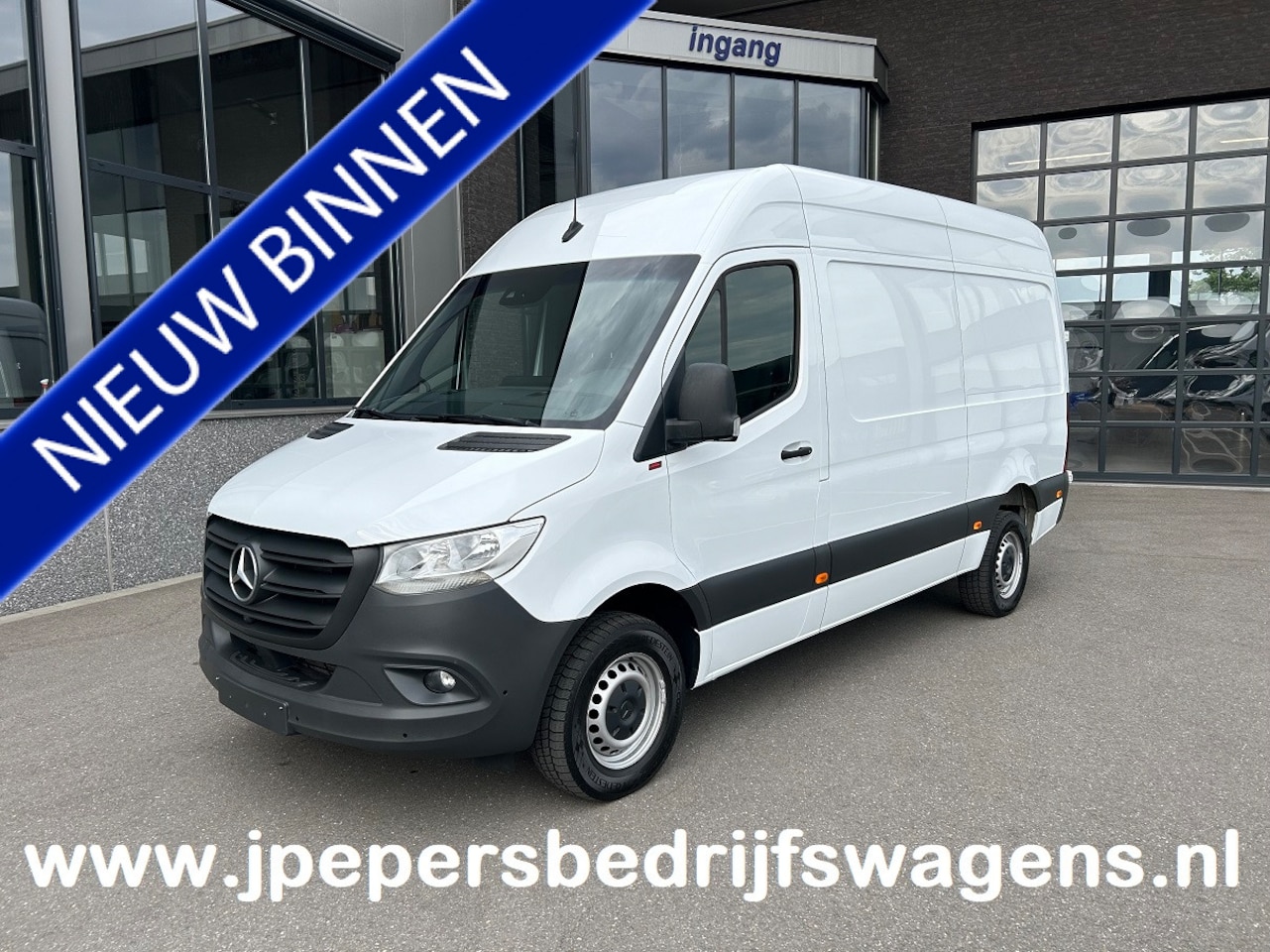 Mercedes-Benz Sprinter - 317 CDI L2 H2 360 Camera / Trekhaak / MBUX / Navigatie / Parkeersensoren / Cruise control - AutoWereld.nl