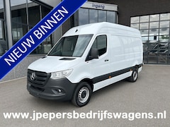 Mercedes-Benz Sprinter - 317 CDI L2 H2 360 Camera / Trekhaak / MBUX / Navigatie / Parkeersensoren / Cruise control