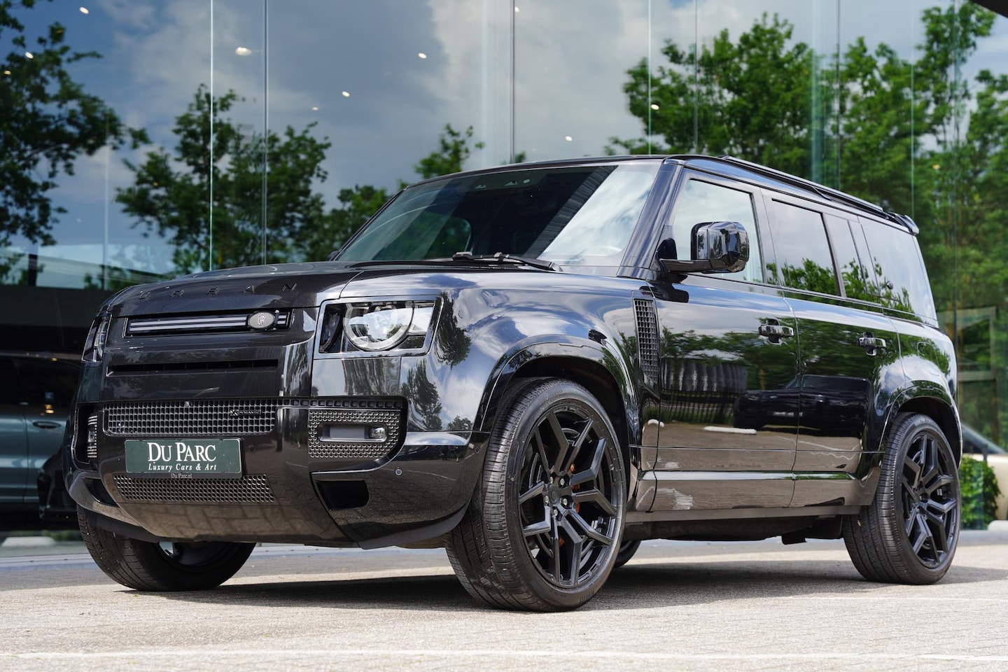 Land Rover Defender 110 - P 400 E X-Dynamic HSE URBAN / Panoramadak / 23 Inch / BTW - AutoWereld.nl
