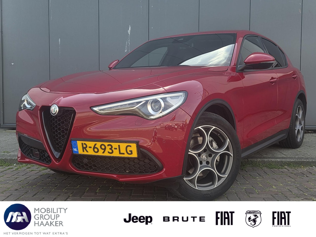 Alfa Romeo Stelvio - 2.0 200pk Automaat AWD Sprint | Apple-Android | Parkeercamera | Adaptive Cruise Control - AutoWereld.nl