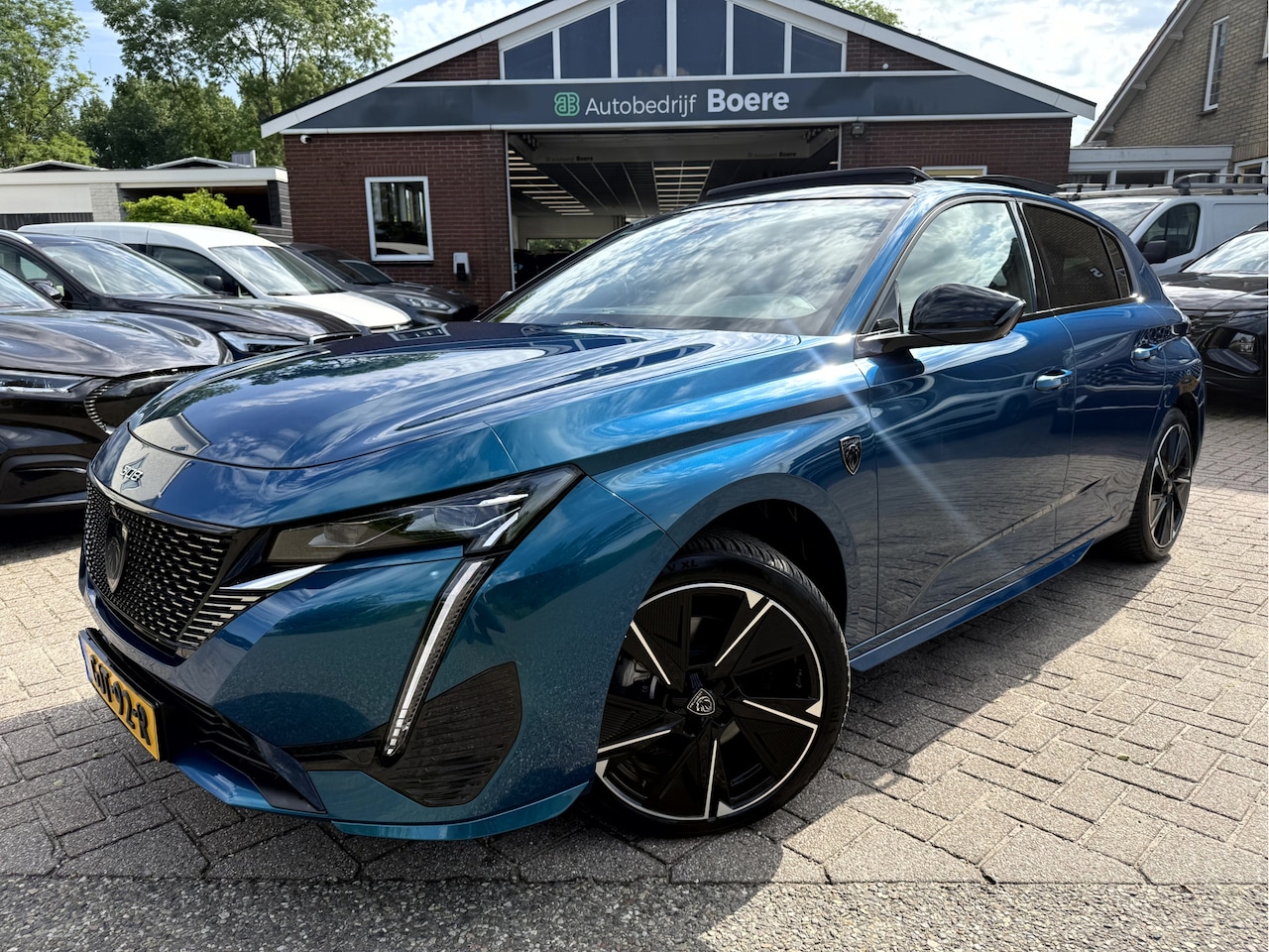Peugeot E-308 - GT EV 54 kWh Panoramadak, 360 camera - AutoWereld.nl