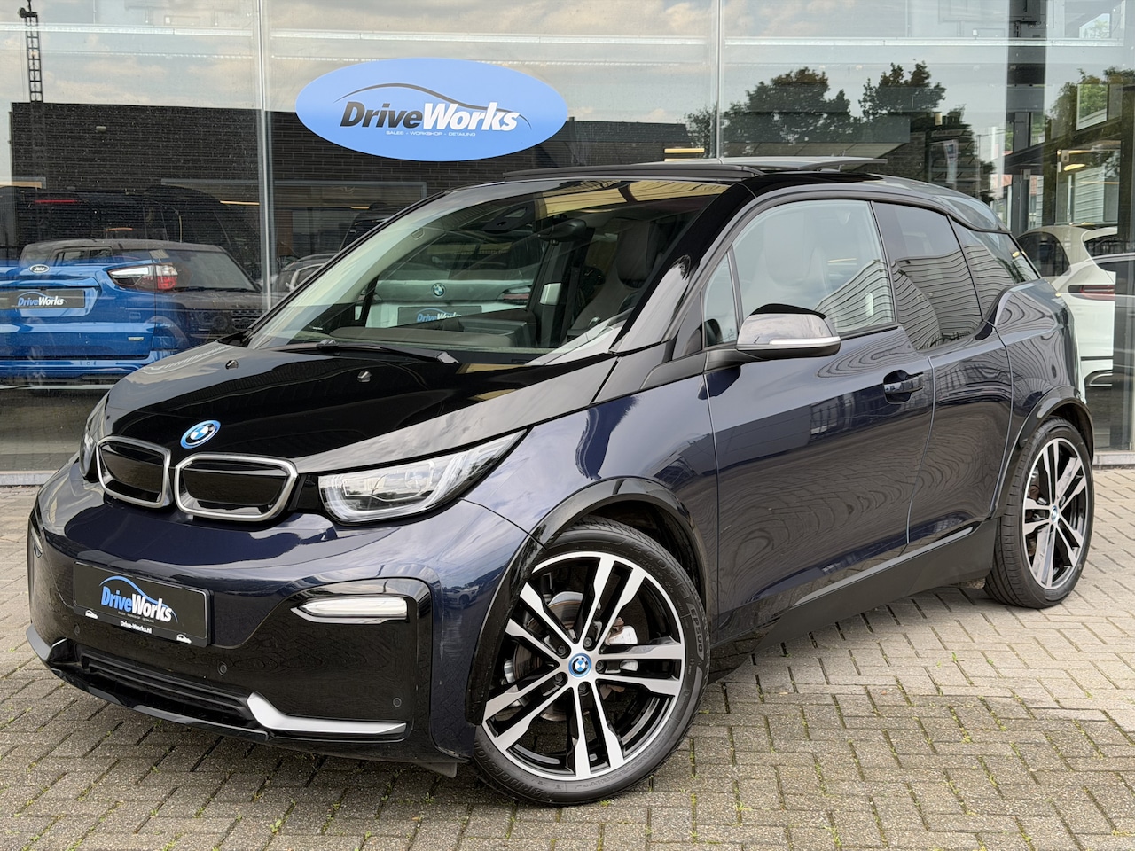 BMW i3 - S Executive Edition 120Ah 42 kWh/ Pano/H&K/Leder Interesse in een bezichtiging of proefrit - AutoWereld.nl