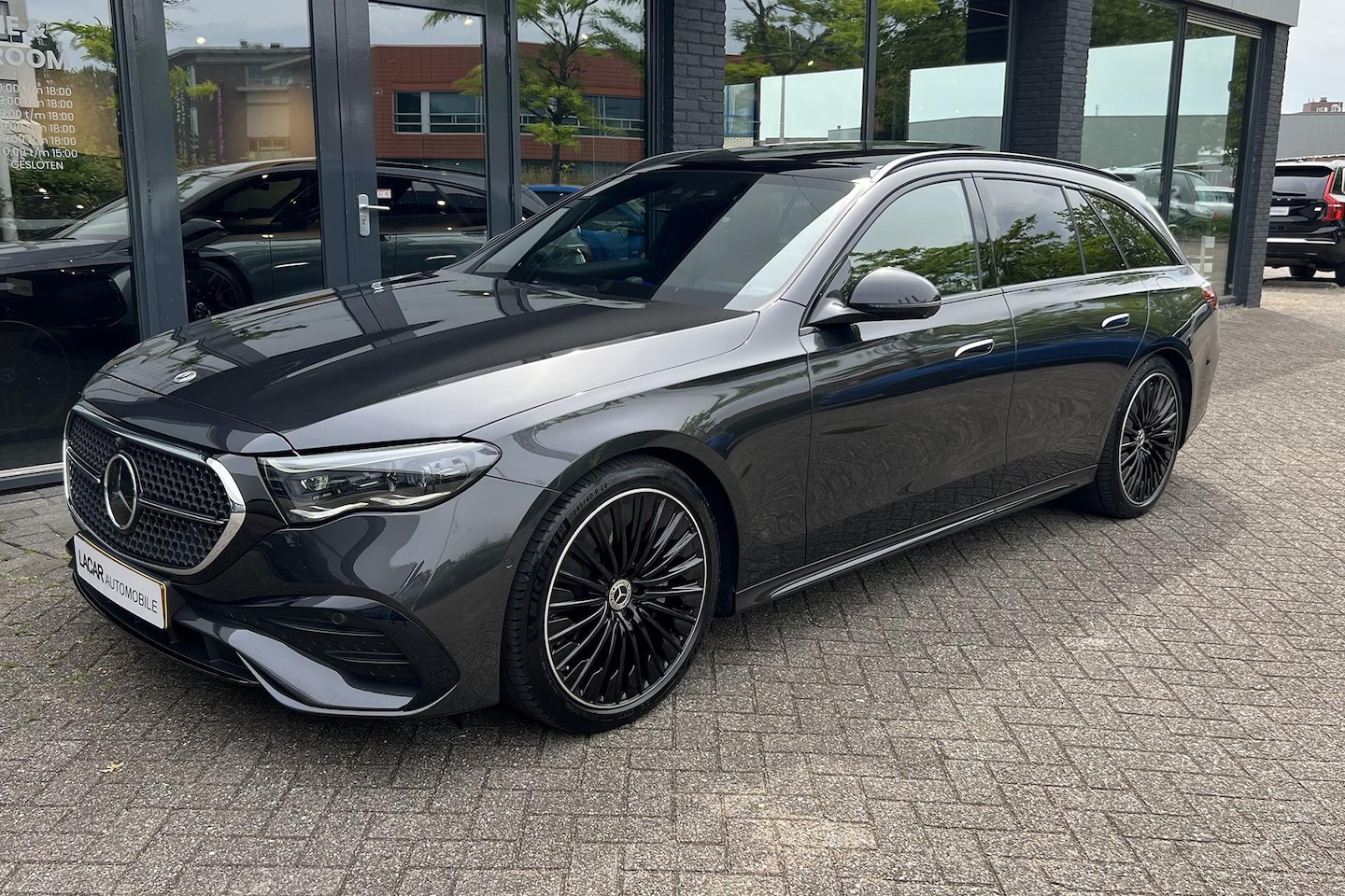 Mercedes-Benz E-klasse Estate - 300e AMG Line I Airmatic I Hyperscr - AutoWereld.nl