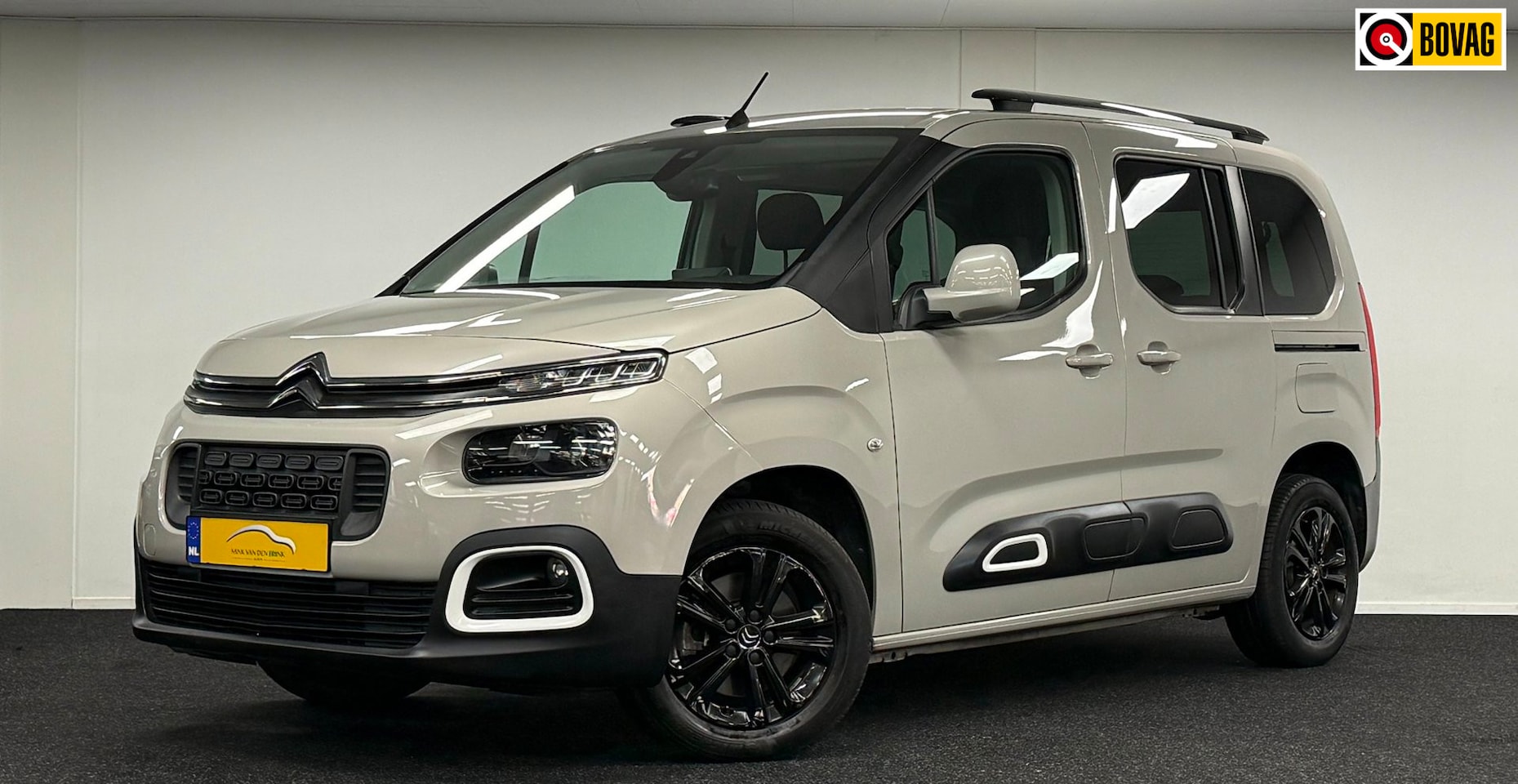 Citroën Berlingo - 1.2 PureTech Feel*Automaat*DealerOh*NaviCarplay*CruiseContr - AutoWereld.nl